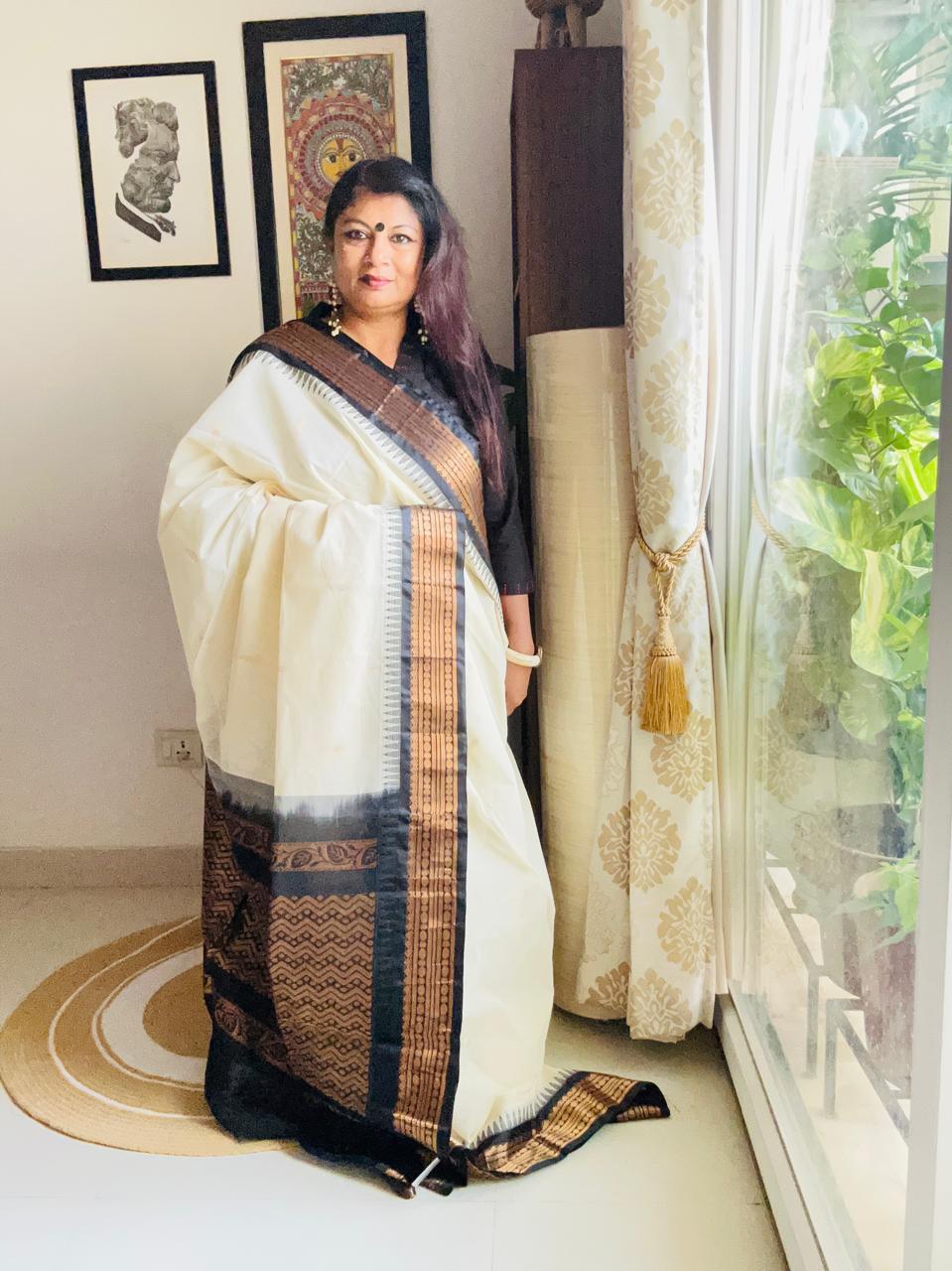 Handcrafted White Gadwal Cotton Saree with Bronze & Black Zari Border