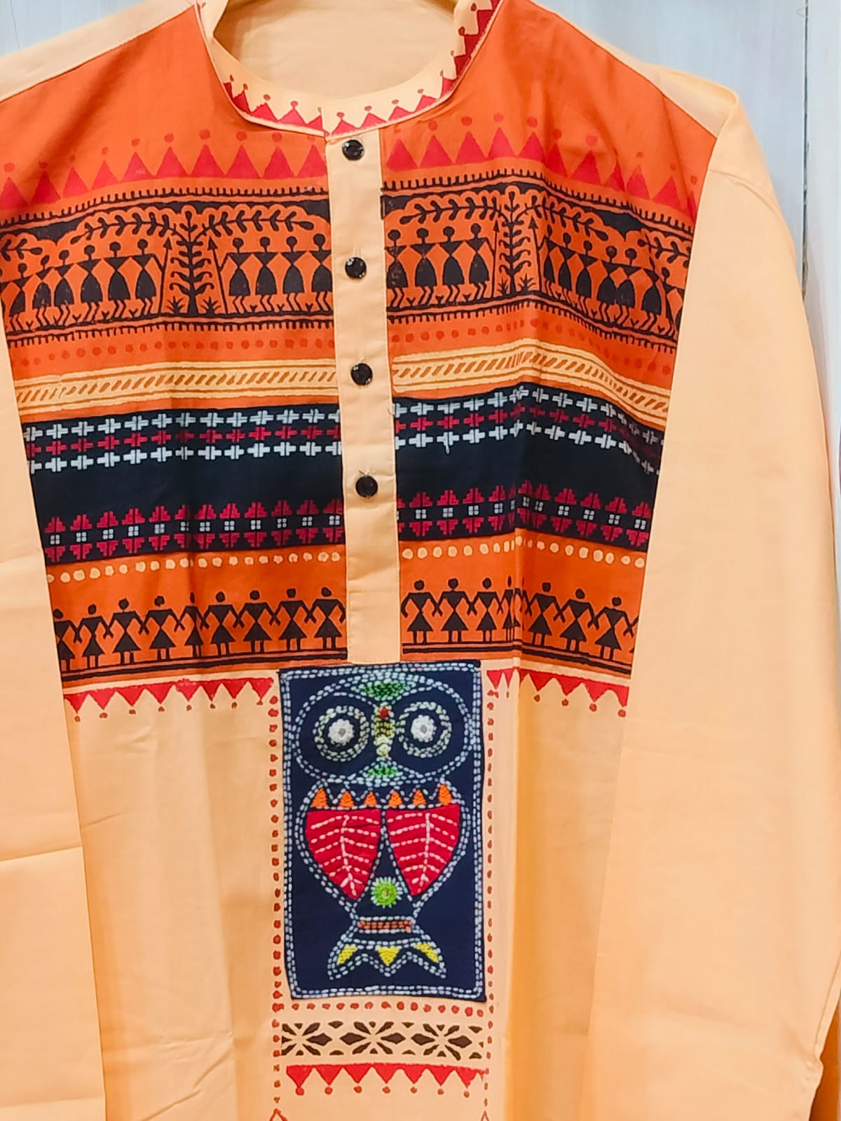 Handcrafted Peach Cotton Men's Kurta with Warli & Kantha AppliquŽ Yoke